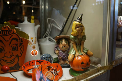 Vinatge Halloween Collectables Showcase Do you feel like your store does better in Bird-In-Hand versus Lancaster City?